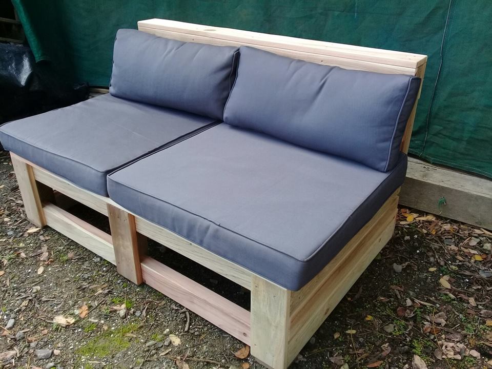 WOODEN COUCH